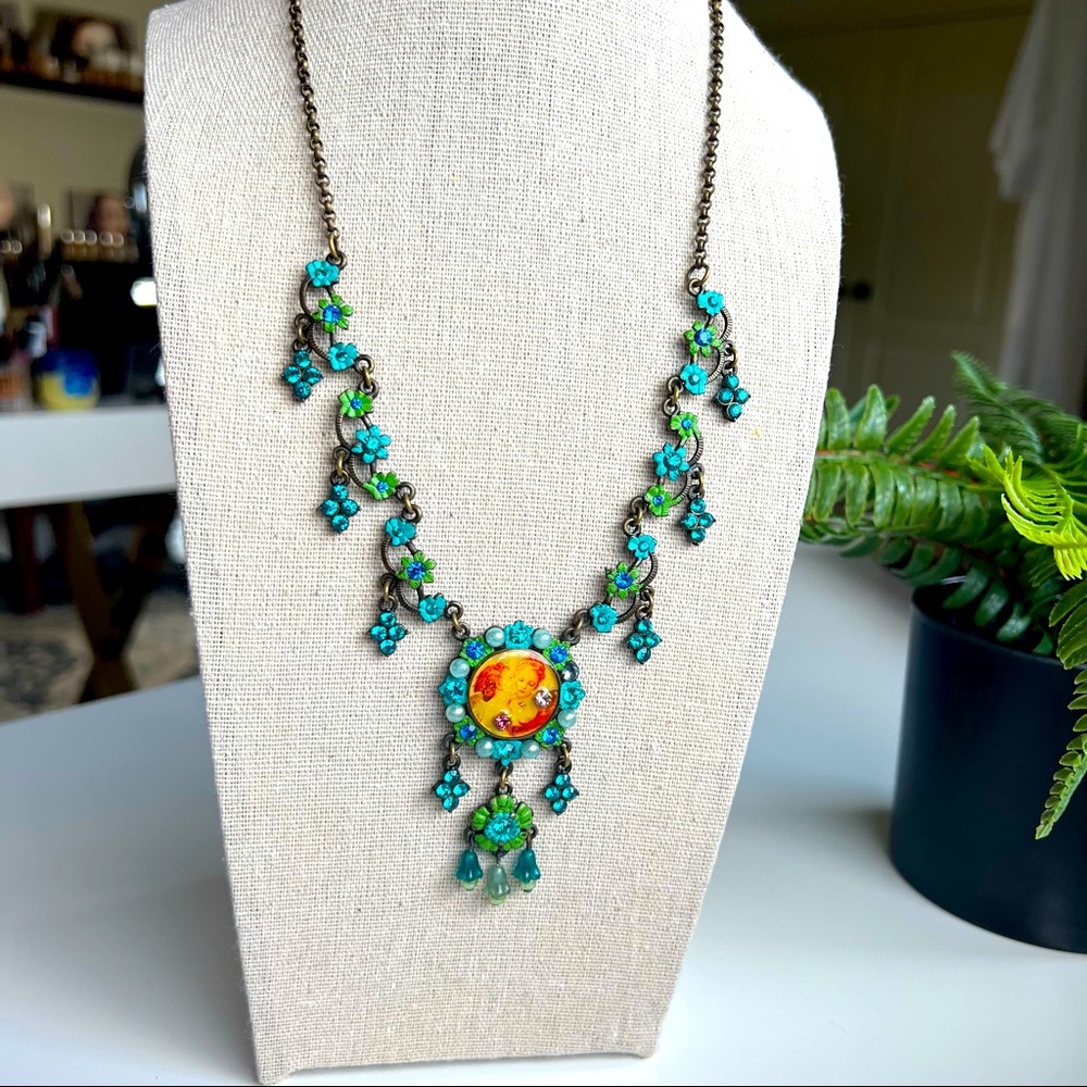 Turquoise stones and floral necklace